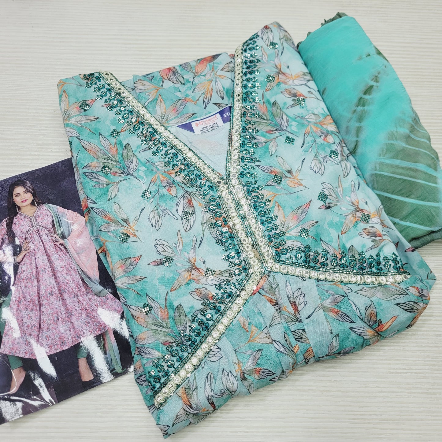 Aaliya Cut with Shawl | PL60